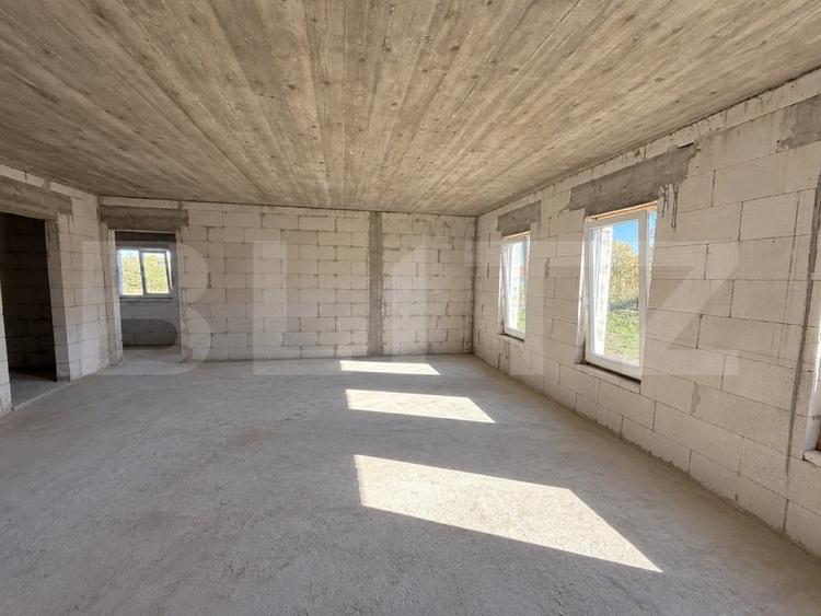 Casă individuală cu 4 camere cu Garaj în Traian