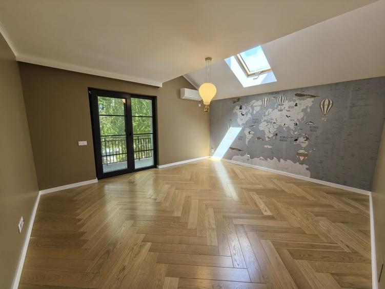 Duplex cu 5 camere cu Canalizare în Iancu Nicolae