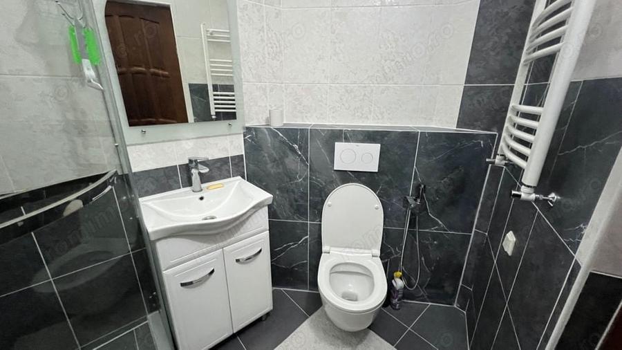 Garsonieră decomandată în Schei