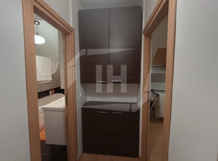 Apartament cu 4 camere semidecomandat, mobilat în Europa