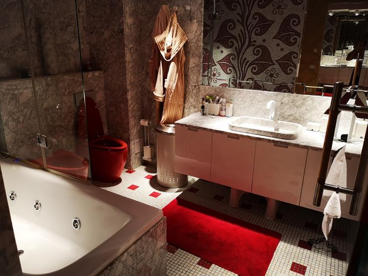Apartament cu 4 camere decomandat, mobilat în Beller