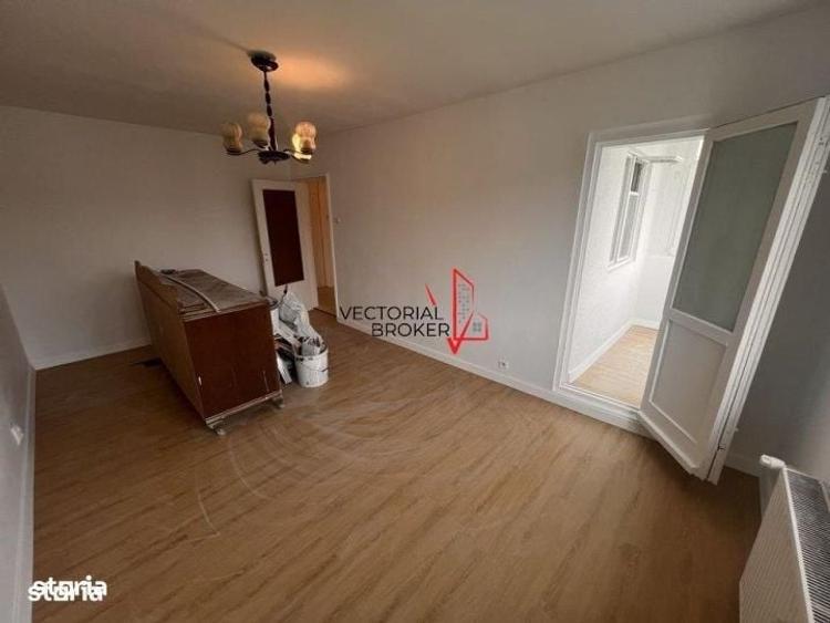 Apartament cu 3 camere decomandat în Dristor
