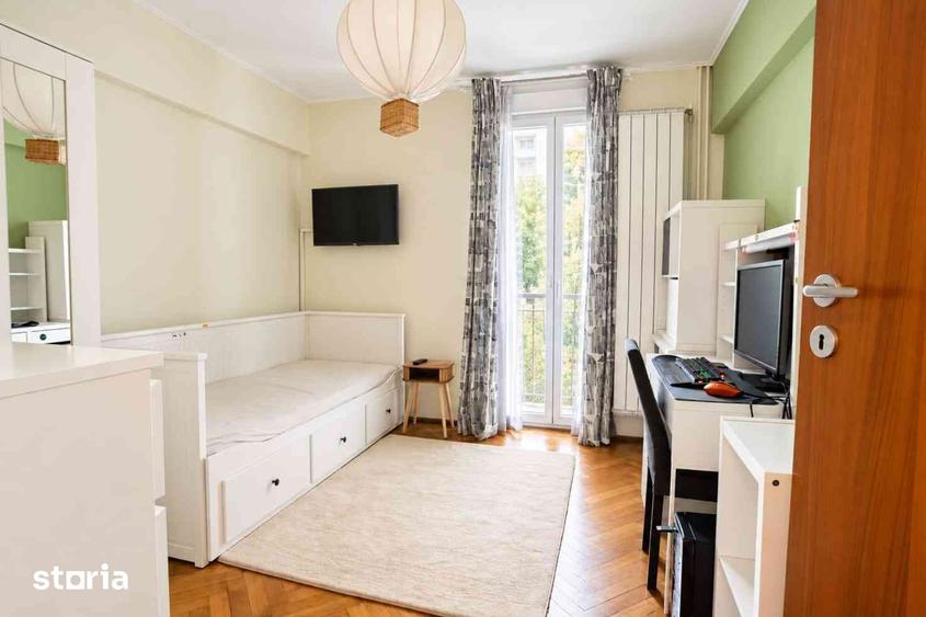 Apartament cu 3 camere, mobilat în Titan