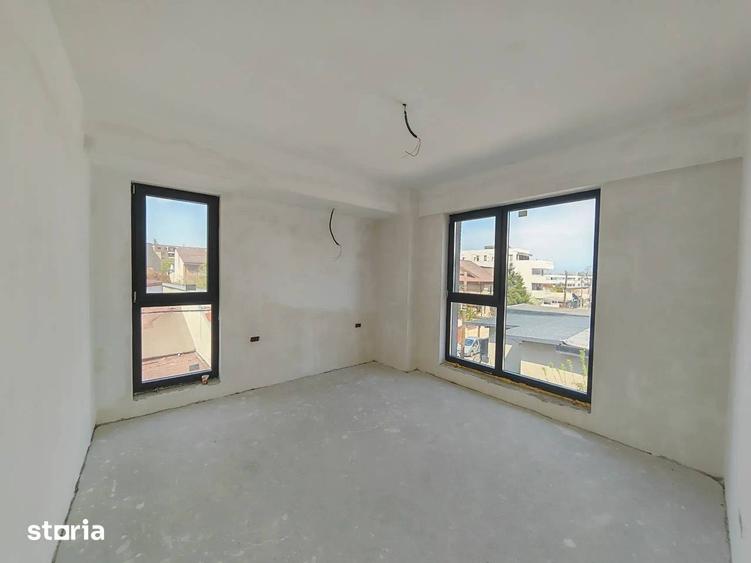 Apartament cu 3 camere semidecomandat în Băneasa