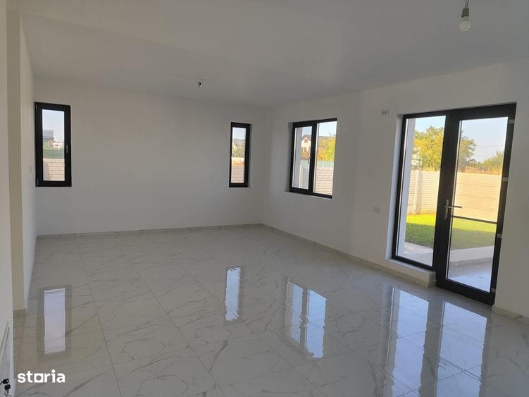 Casă cu 3 camere cu Teren 427 Mp în Berceni