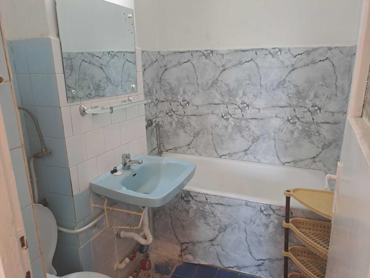Apartament cu 3 camere decomandat în Complex Studențesc