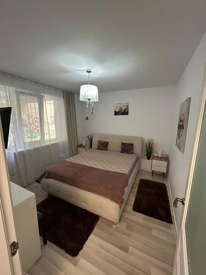 Apartament cu 2 camere semidecomandat în Podu Roș