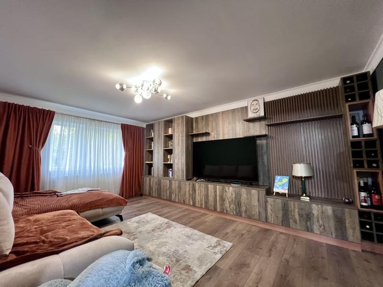 Apartament cu 3 camere decomandat, mobilat în Dâmbovița