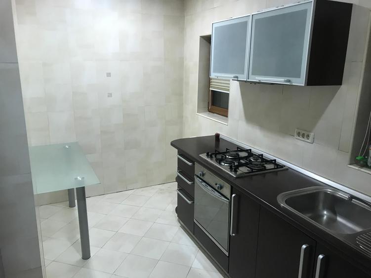 Apartament cu 4 camere circular în P-ța Unirii
