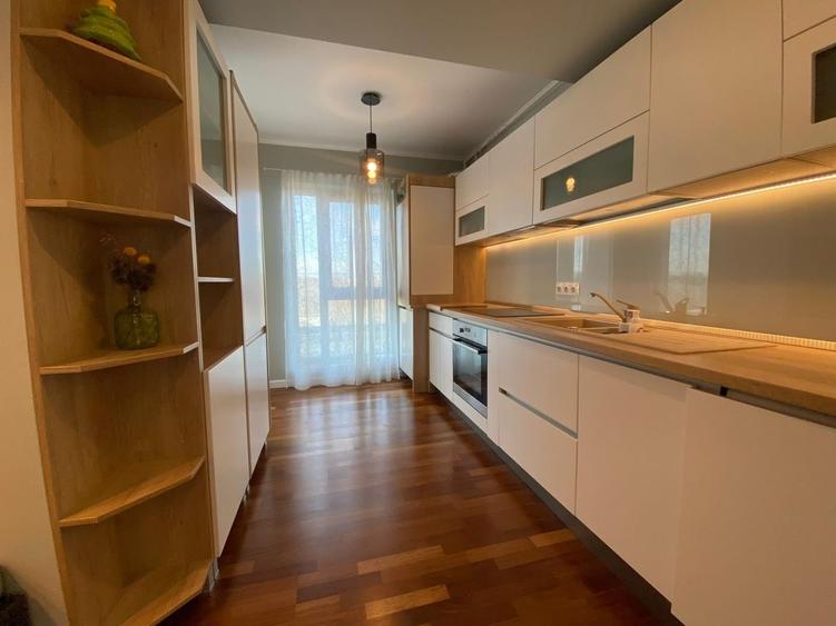 Apartament cu 4 camere, mobilat în Sisești