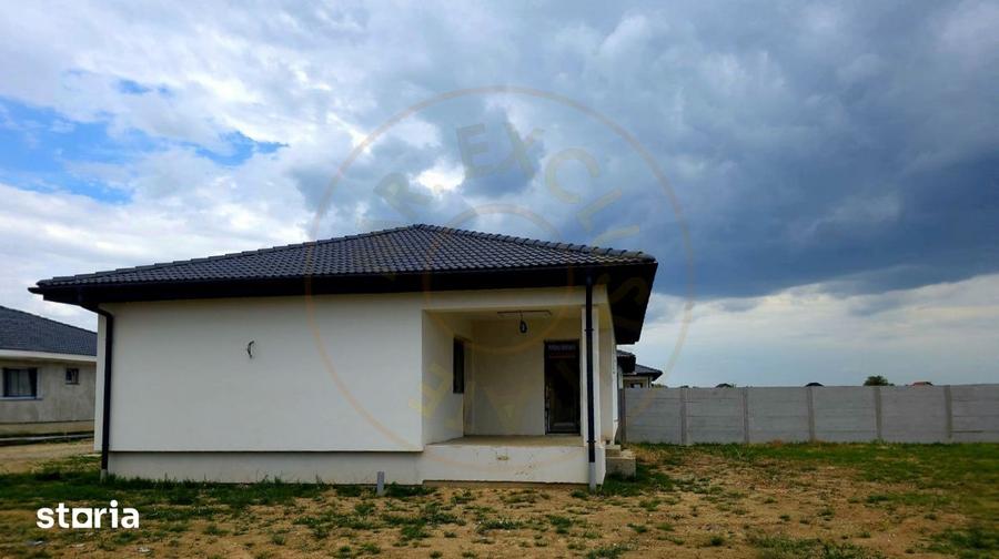 Casă cu 3 camere cu Teren 550 Mp în Lazuri