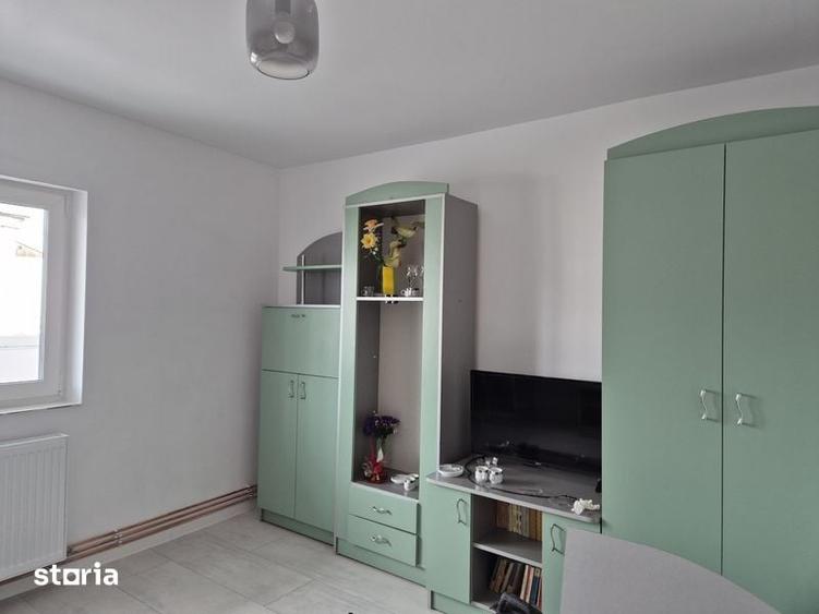 Inchiriez apartament cu 2 camere - 1