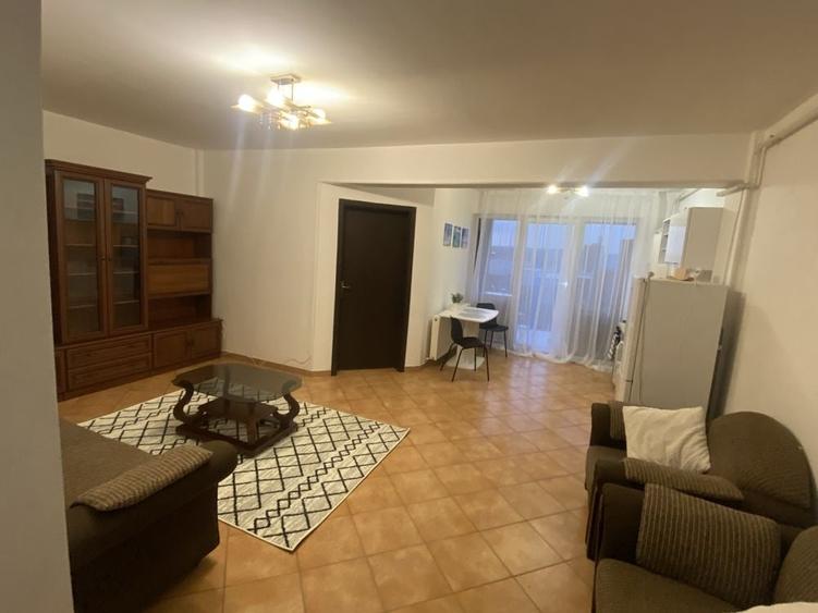 Apartament cu 2 camere semidecomandat în Calea Turzii