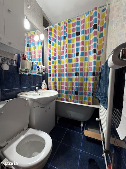 Apartament cu 3 camere semidecomandat în Florilor
