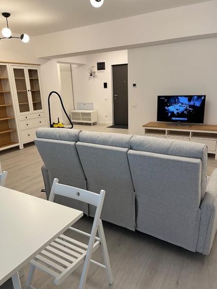 Apartament cu 3 camere decomandat, mobilat în Lujerului