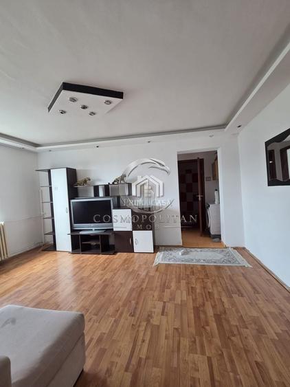 Apartament cu 3 camere semidecomandat în Bălcescu