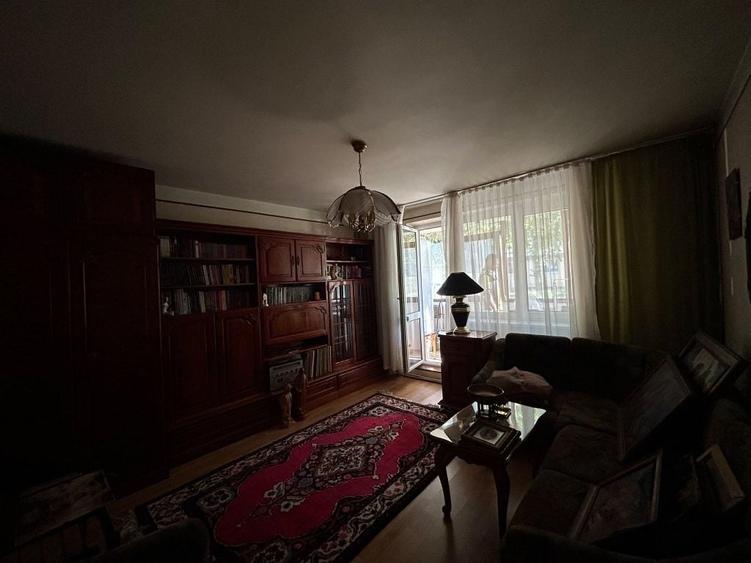Apartament cu 3 camere decomandat în Dosu Bricii