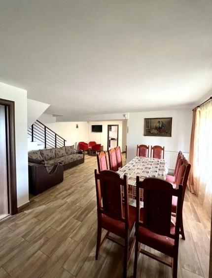 Casă individuală cu 8 camere cu Teren 600 Mp în Beliș