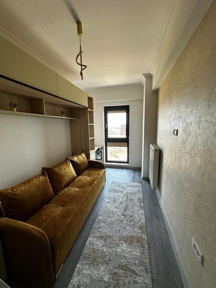 Apartament cu 3 camere decomandat în Energia