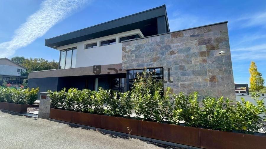 Casă individuală cu 5 camere cu Canalizare în Corbeanca