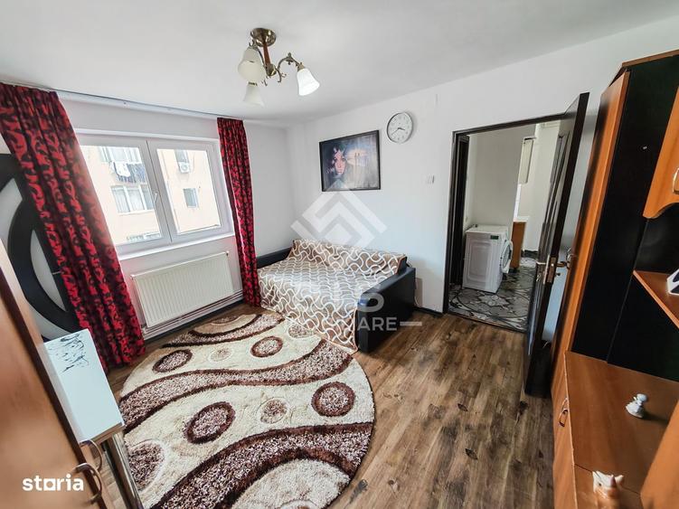 Apartament cu 3 camere semidecomandat în Central