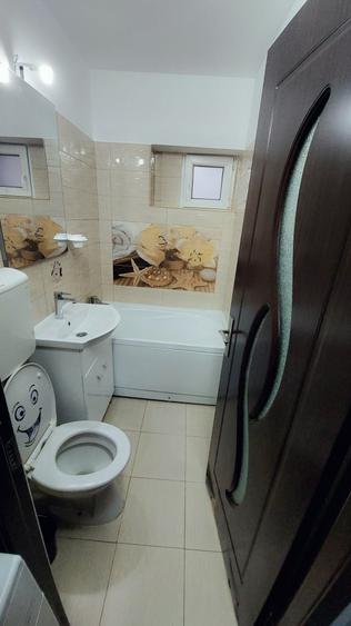 Apartament cu 3 camere decomandat în Sud