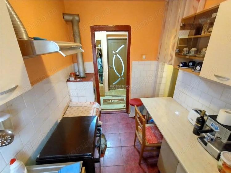 Apartament cu 3 camere decomandat în Bozovici