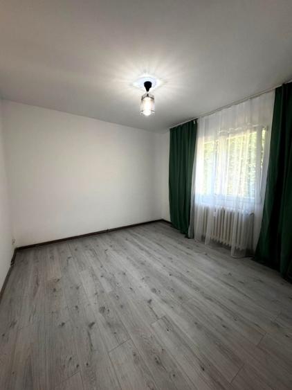 Apartament cu 3 camere decomandat în Tătărași