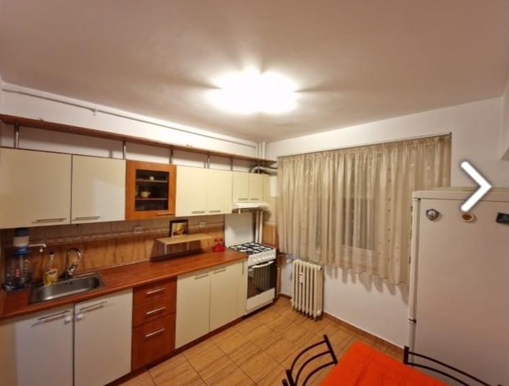 Apartament cu 2 camere decomandat, mobilat în Sălăjan