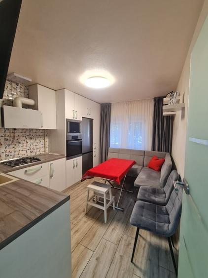 Apartament cu 2 camere decomandat în 1 Mai