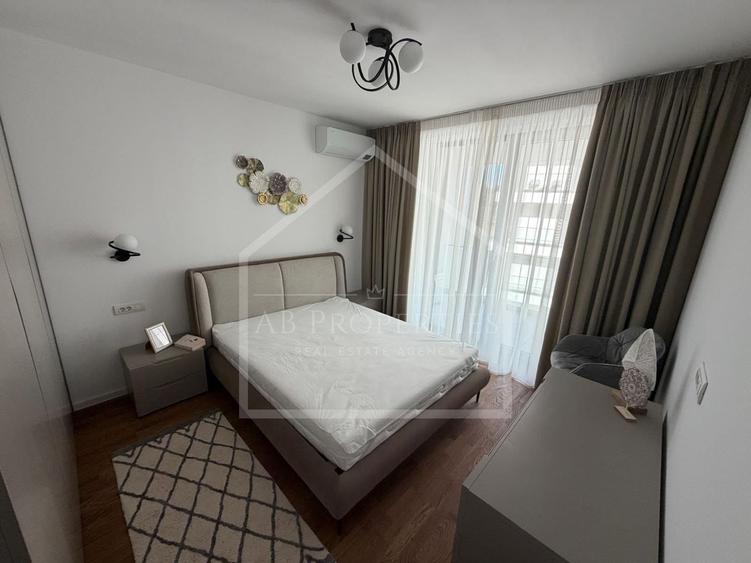 Apartament cu 3 camere decomandat, mobilat în Băneasa