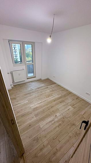 Apartament cu 3 camere în Tineretului