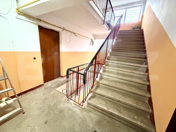 Apartament cu 3 camere decomandat, mobilat în Cugir