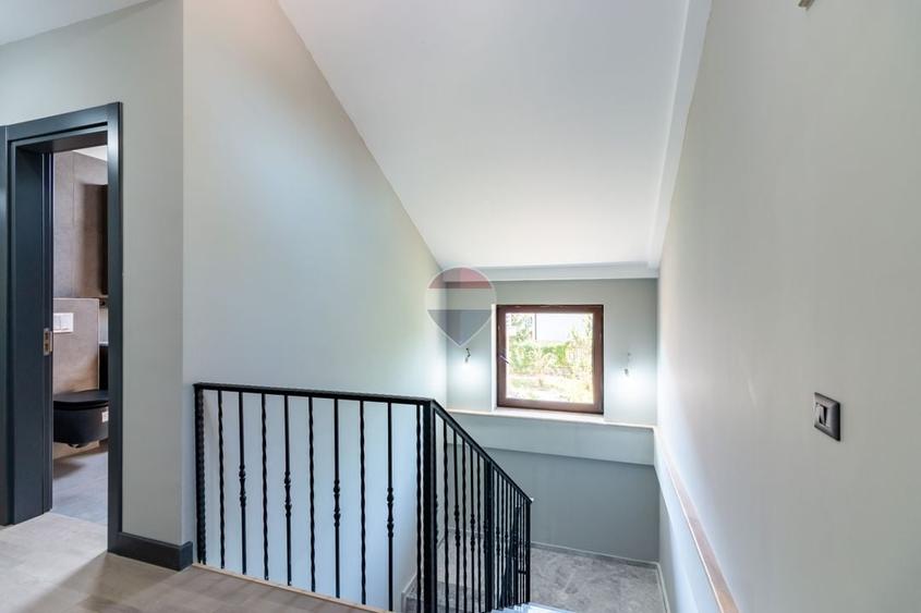 Casă individuală cu 4 camere cu Teren 563 Mp în Corbeanca