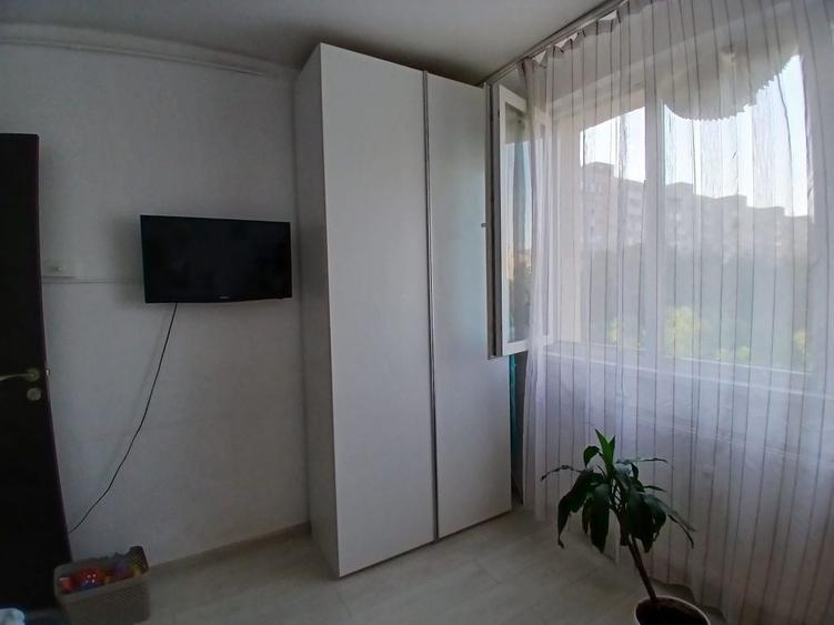 Apartament cu 3 camere decomandat, mobilat în Drumul Taberei