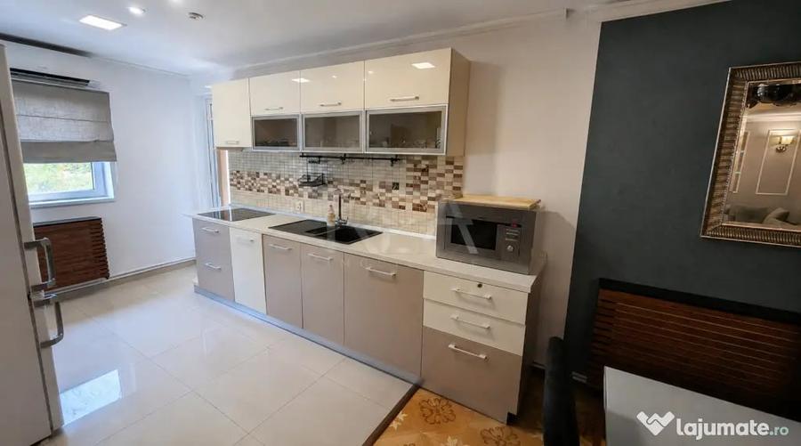 Apartament cu 3 camere semidecomandat în Vitan