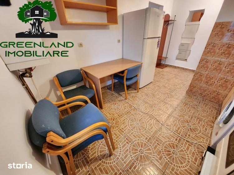 Apartament cu 2 camere semidecomandat în Podu Roș