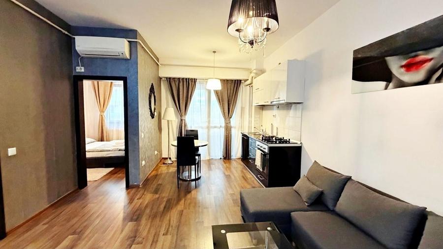 Apartament cu 2 camere nedecomandat, mobilat în Central