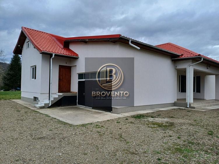Casă individuală cu 12 camere cu Piscina în Central