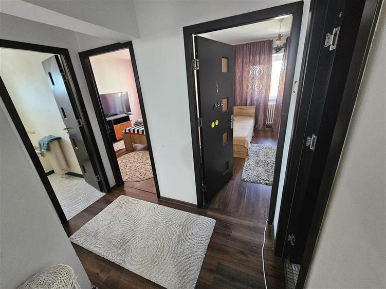 Apartament cu 3 camere decomandat în Buzaului