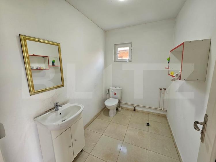 Casă individuală cu 3 camere cu Canalizare în Petrești