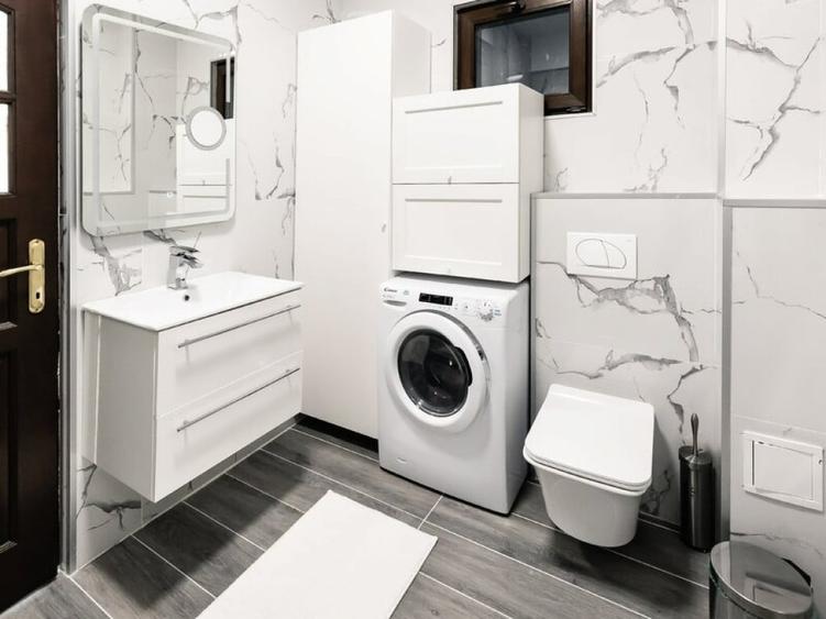Apartament cu 3 camere decomandat în Calea Victoriei