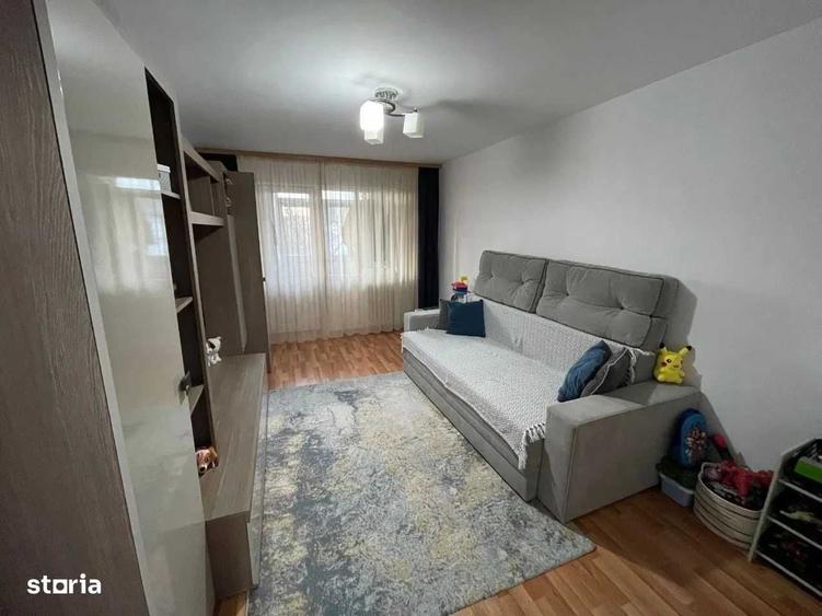 Apartament cu 3 camere decomandat în Vest