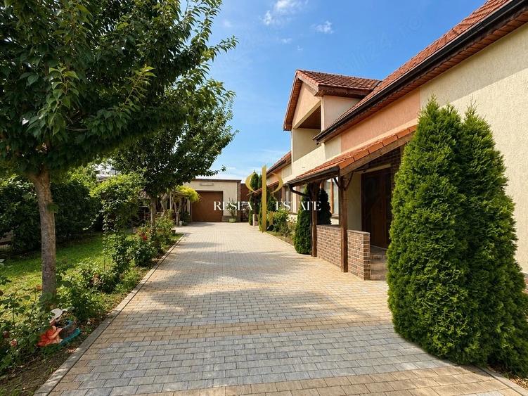 Casă cu Teren 1600 Mp în Iecea Mare
