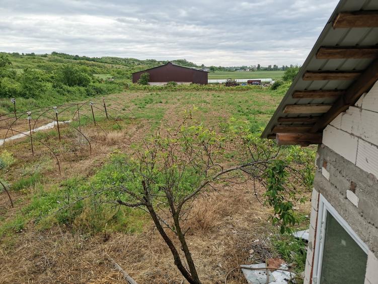 Casă cu 3 camere în Răcarii de Sus