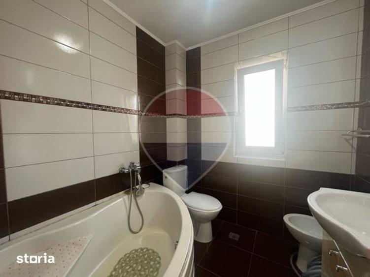 Casă cu 4 camere cu Teren 350 Mp în Țiglari