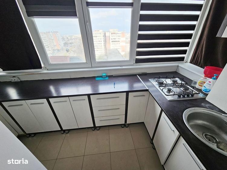 Apartament cu 3 camere în Mazepa 1