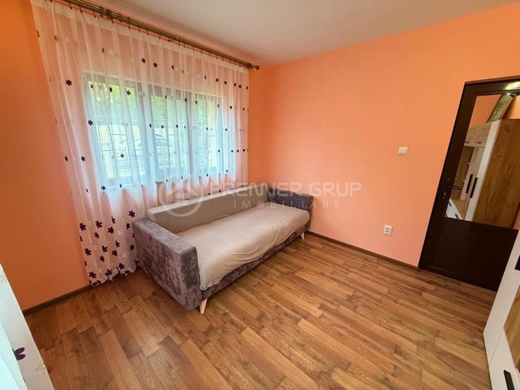 Casă individuală cu 7 camere cu Teren 400 Mp în Holboca
