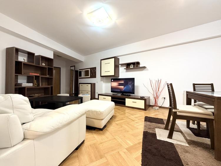 Apartament cu 3 camere semidecomandat, mobilat în Herăstrău
