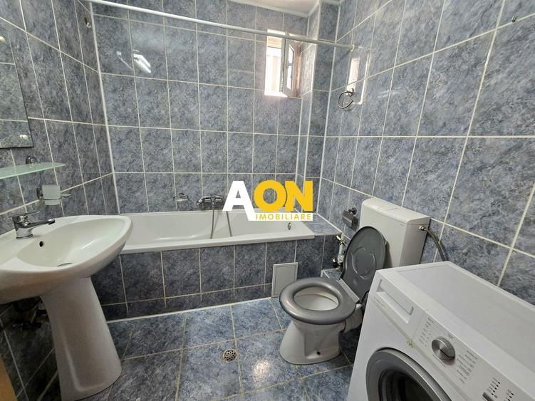 Apartament cu 4 camere decomandat, mobilat în Cetate